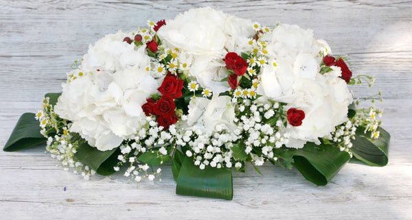 Aranjament floral prezidiu hortensie si minirose