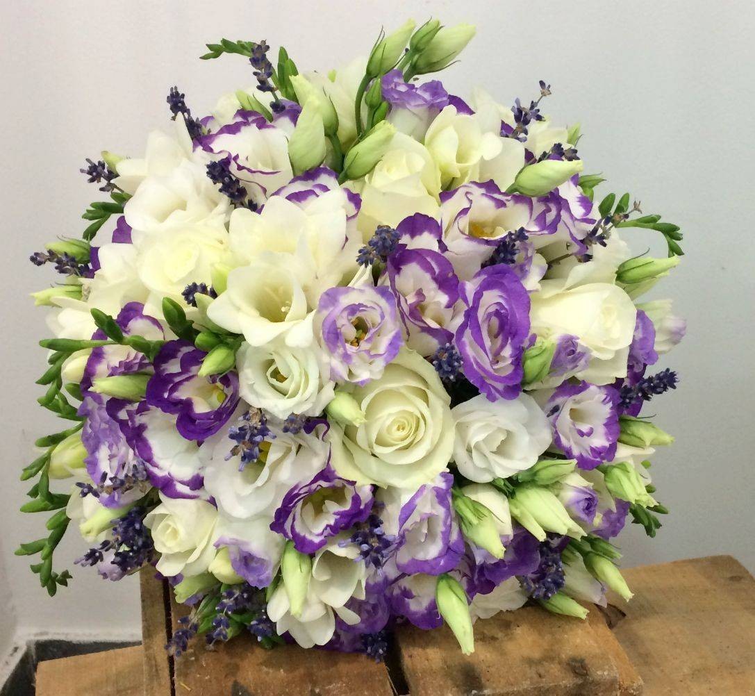 Buchet mireasa lisianthus si lavanda