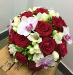 Buchet mireasa trandafiri rosii si phalaenopsis