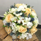 Buchet mireasa trandafiri peach si bumbac - pret imbatabil, livrare Bucuresti!