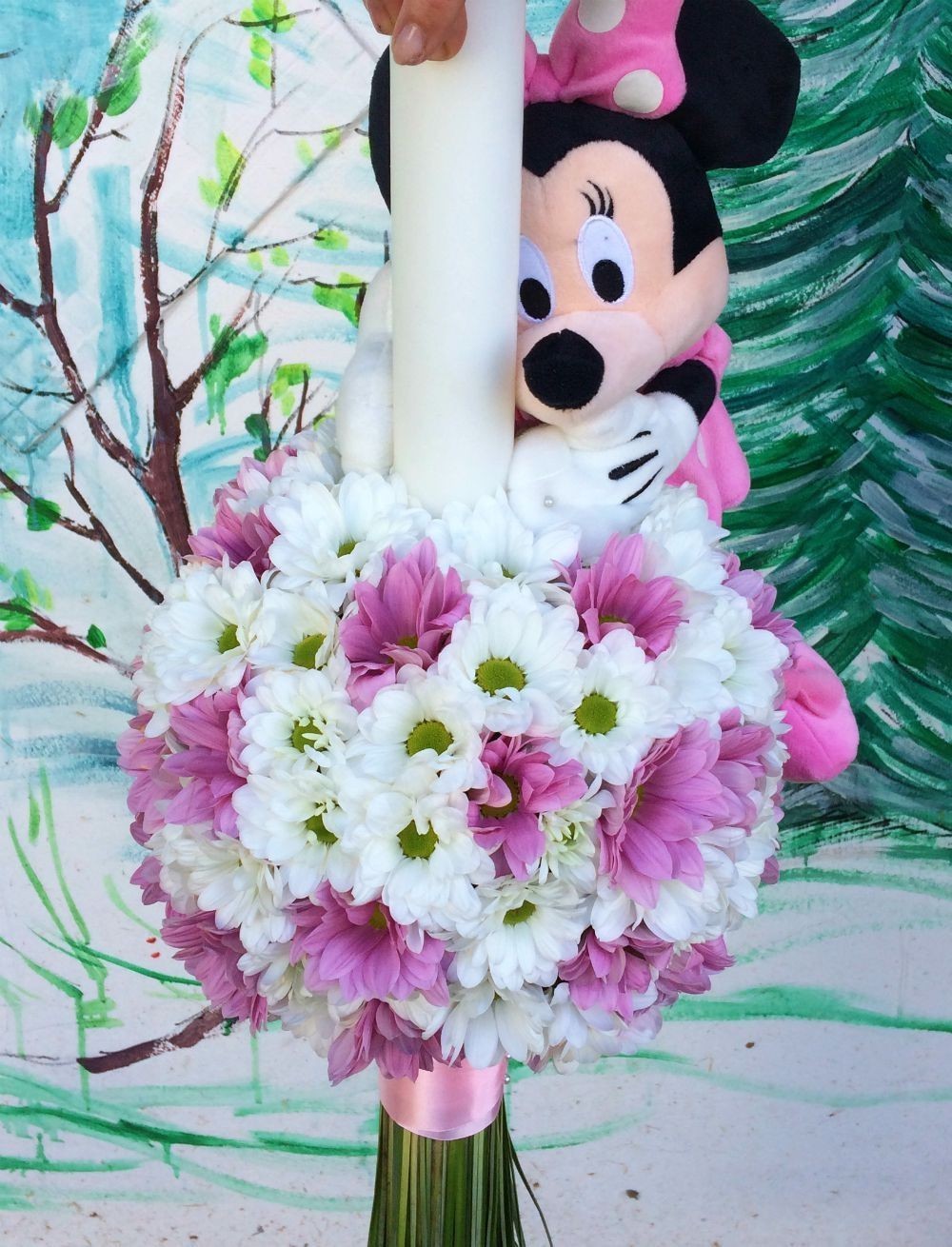 Lumanare de botez cu margarete si.. Minnie Mouse!