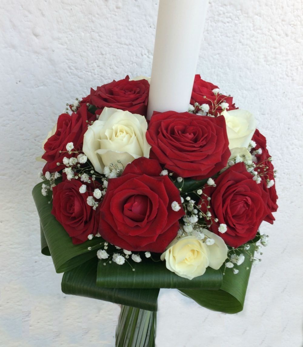 Lumanare de botez din trandafiri albi si rosii