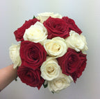 Buchet mireasa trandafiri rosii si albi