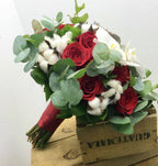 Buchet mireasa special si elegant - orhidee phalaenopsis si trandafiri rosii