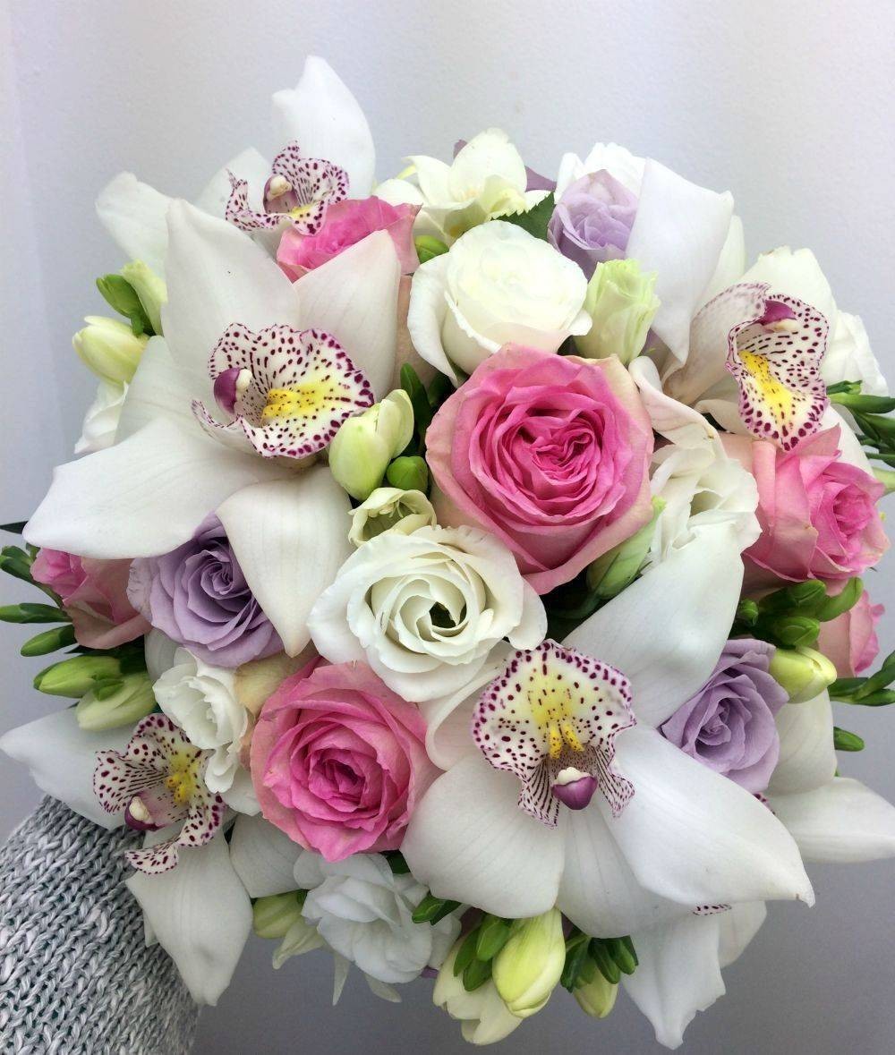 Buchet mireasa orhidee cymbidium si lisianthus alb