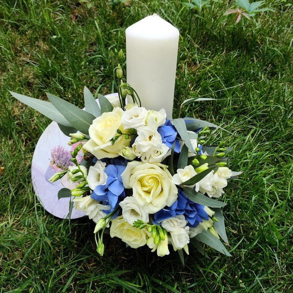Short baptism candle for boys, roses and hydrangea