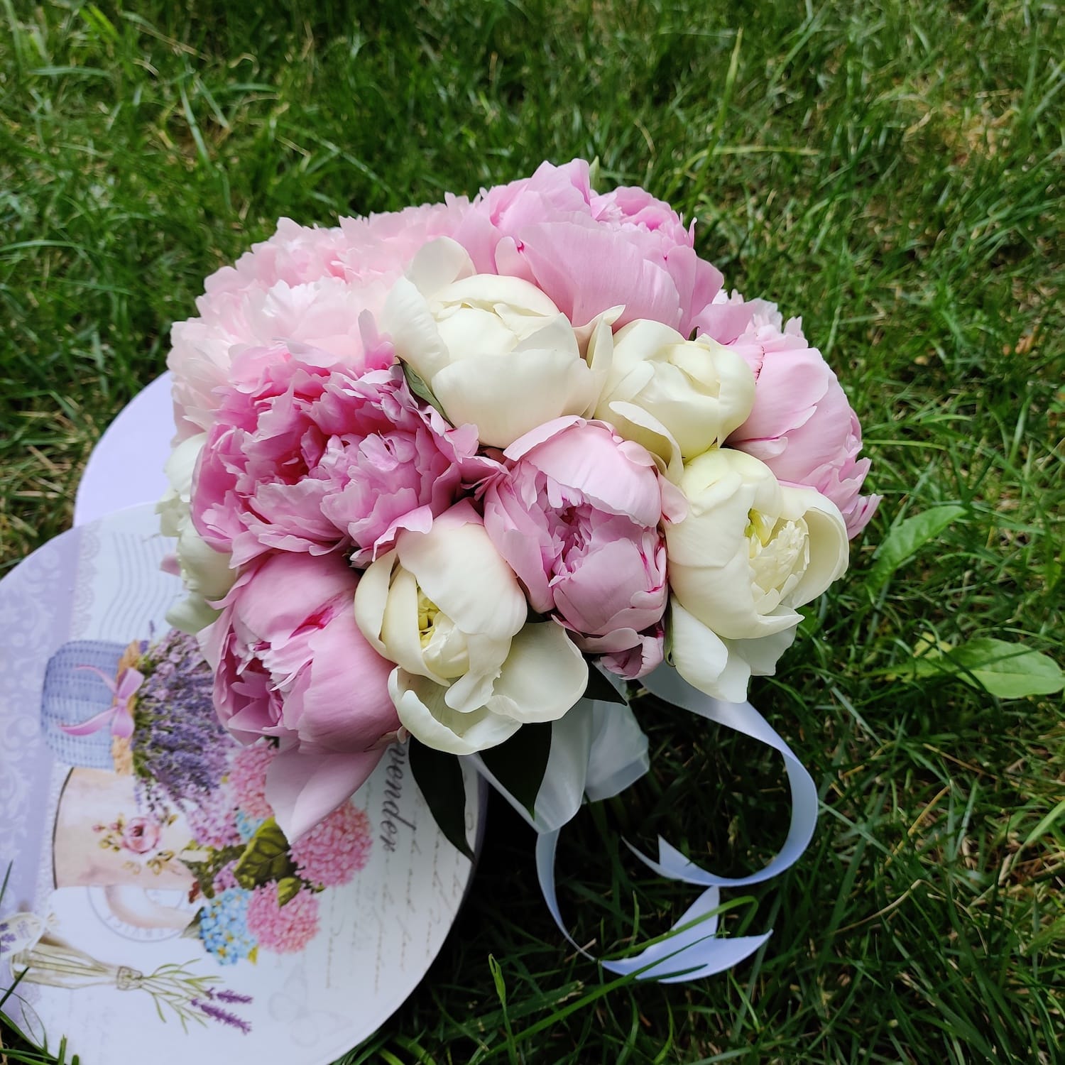 Buchet mireasa bujori albi si roz