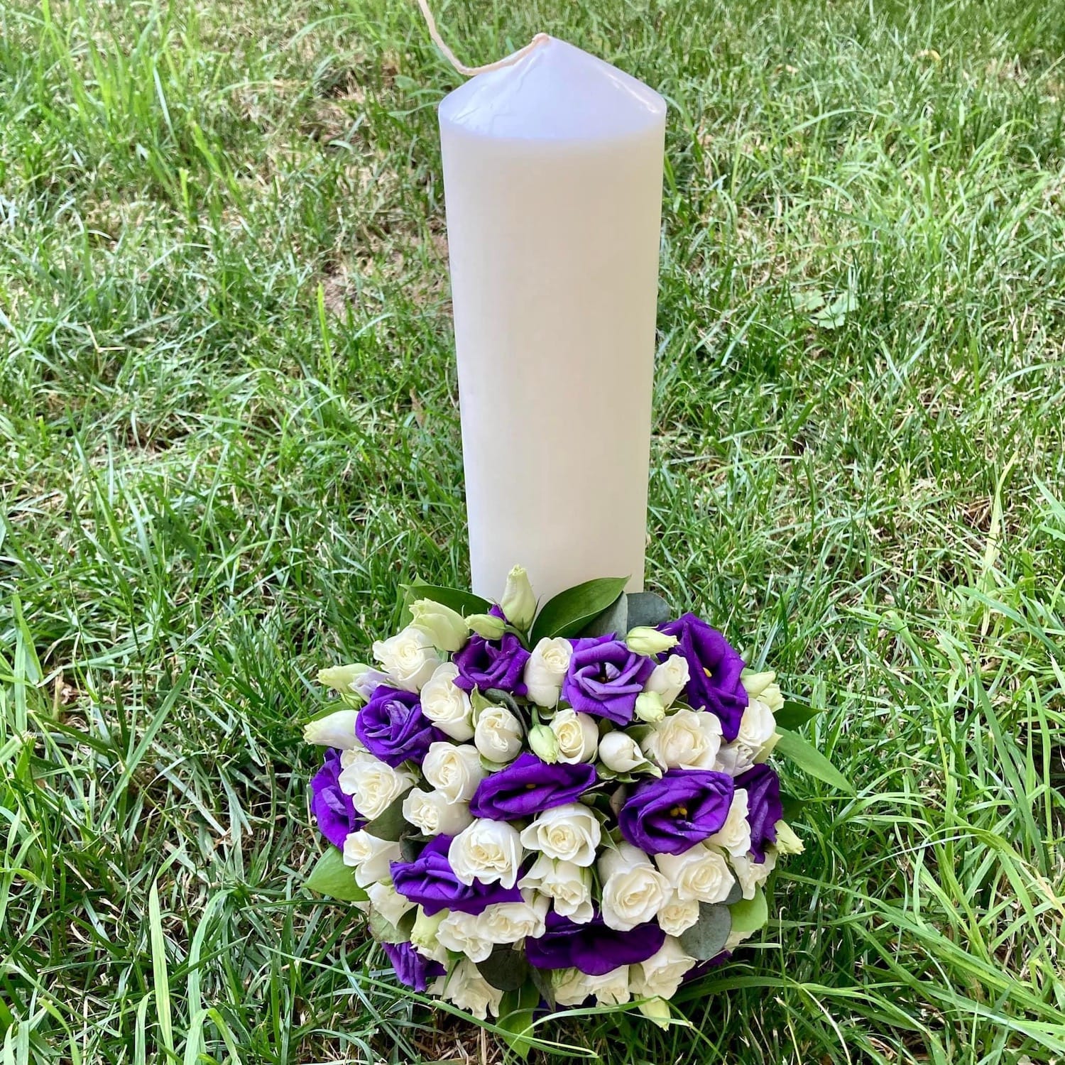 Lumanare botez scurta minirose si lisianthus